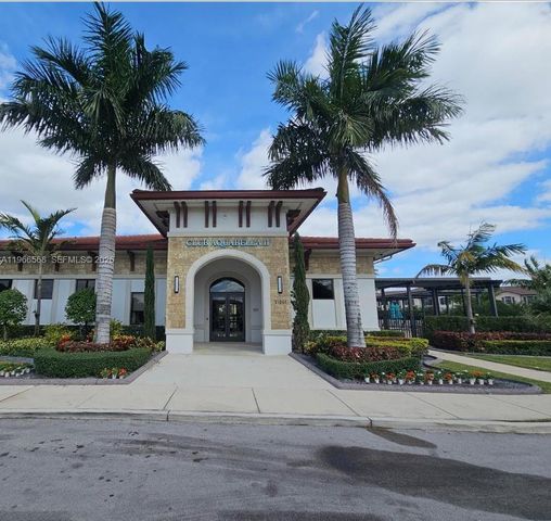 3350 W 112th St, Hialeah, FL 33018