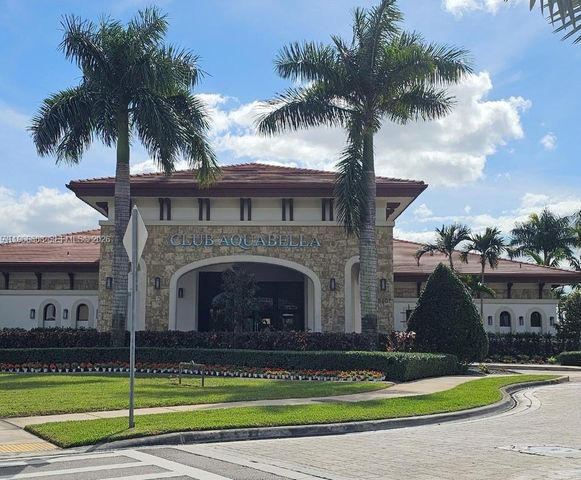 3350 W 112th St, Hialeah, FL 33018