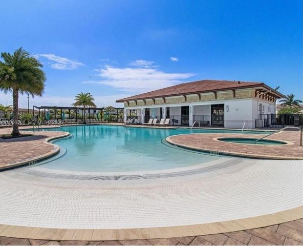 3350 W 112th St, Hialeah, FL 33018