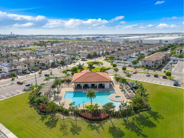 3350 W 112th St, Hialeah, FL 33018