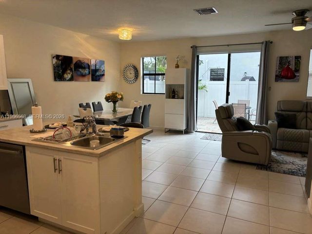 3350 W 112th St, Hialeah, FL 33018