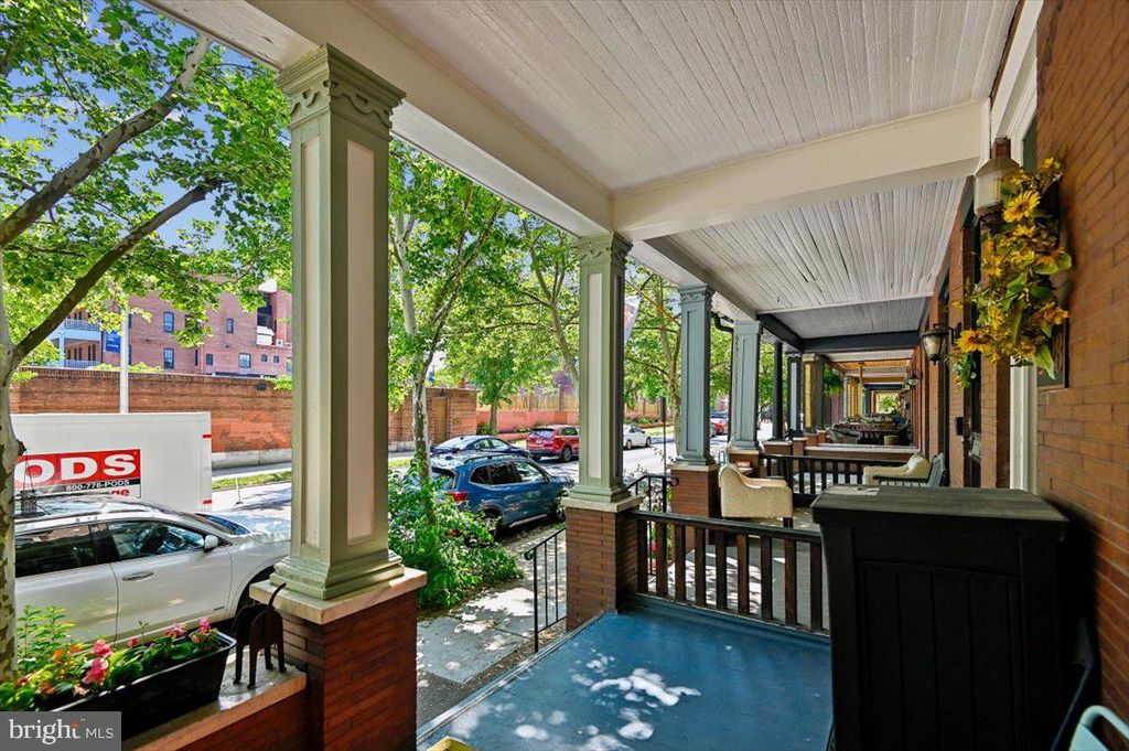 Image 2 of property listing at 2828 MARYLAND AVE, Baltimore, MD 21218