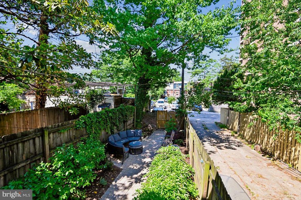 Image 21 of property listing at 2828 MARYLAND AVE, Baltimore, MD 21218
