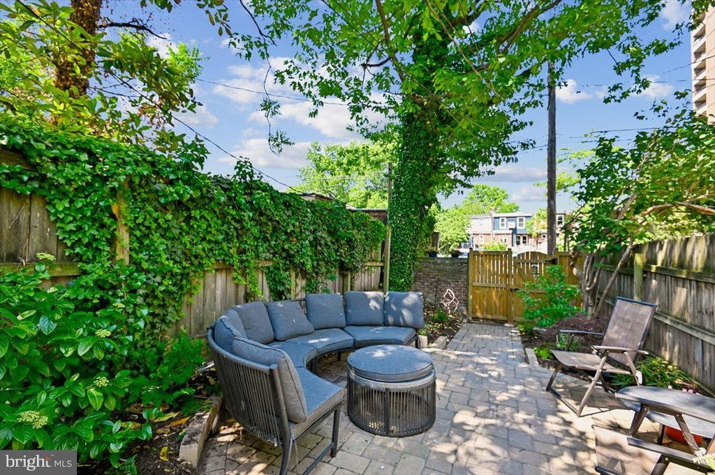Image 25 of property listing at 2828 MARYLAND AVE, Baltimore, MD 21218