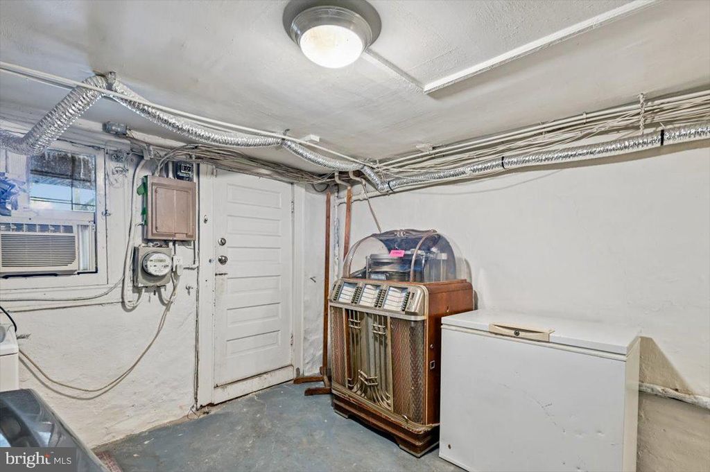 Image 47 of property listing at 2828 MARYLAND AVE, Baltimore, MD 21218