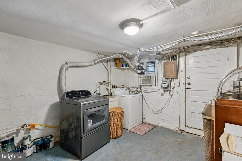 Image 48 of property listing at 2828 MARYLAND AVE, Baltimore, MD 21218