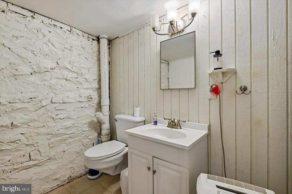 Image 54 of property listing at 2828 MARYLAND AVE, Baltimore, MD 21218