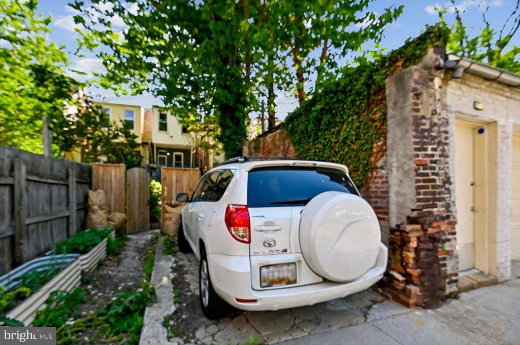 Image 59 of property listing at 2828 MARYLAND AVE, Baltimore, MD 21218
