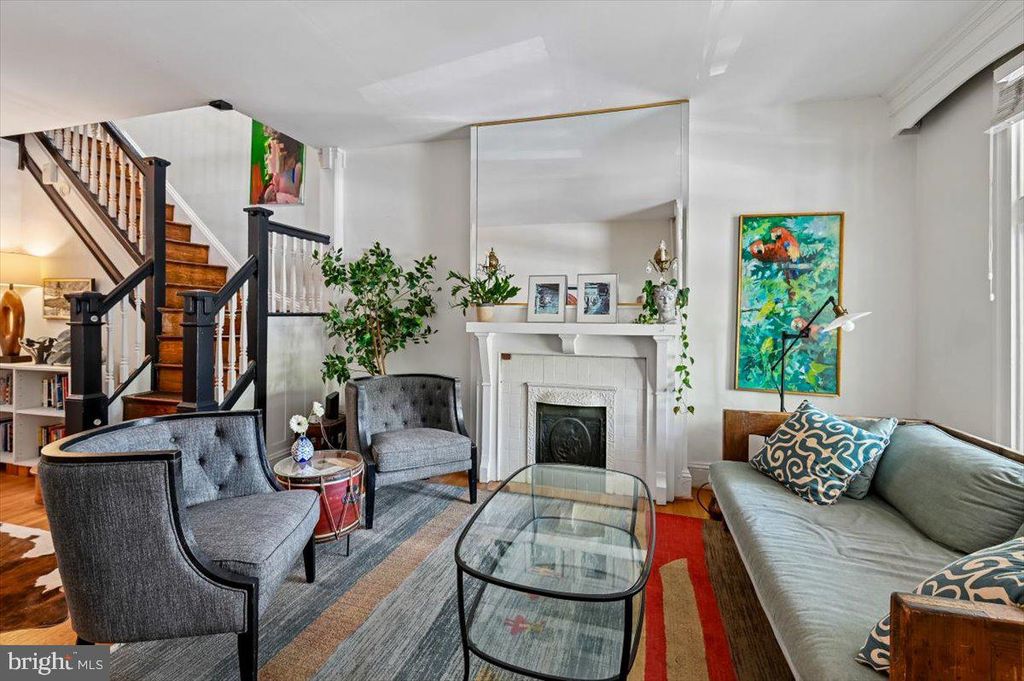 Image 7 of property listing at 2828 MARYLAND AVE, Baltimore, MD 21218