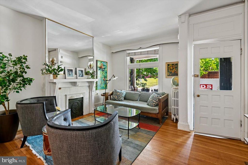 Image 8 of property listing at 2828 MARYLAND AVE, Baltimore, MD 21218