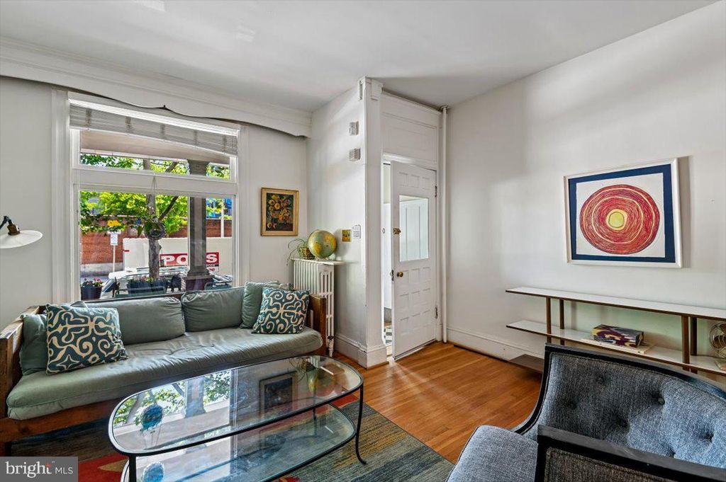 Image 9 of property listing at 2828 MARYLAND AVE, Baltimore, MD 21218