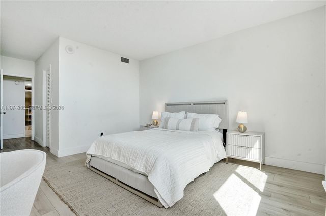 19380 Collins Ave 718, Sunny Isles Beach, FL 33160
