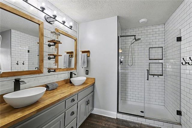 15950 S Avalon Street, Olathe, KS 66062