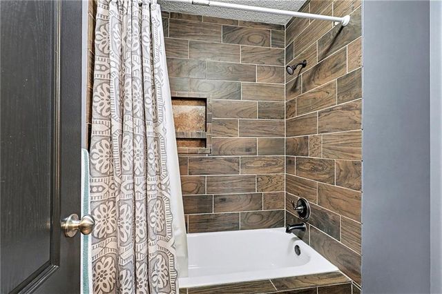 15950 S Avalon Street, Olathe, KS 66062