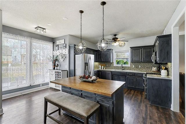 15950 S Avalon Street, Olathe, KS 66062