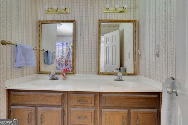 1339 Saint Michaels Court SW, Lilburn, GA 30047