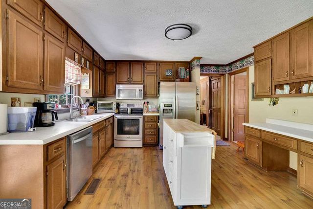 1339 Saint Michaels Court SW, Lilburn, GA 30047