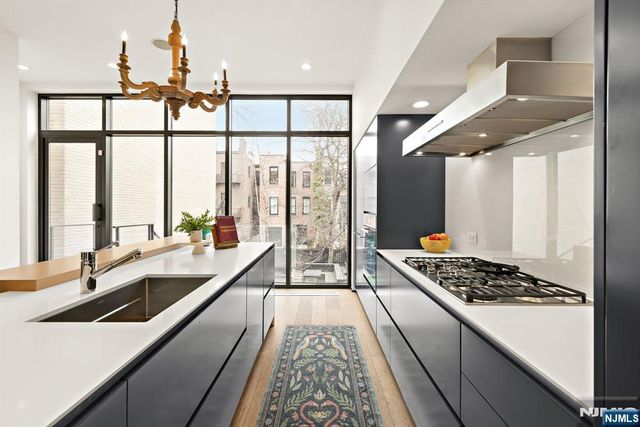 926 Hudson Street, Hoboken, NJ 07030