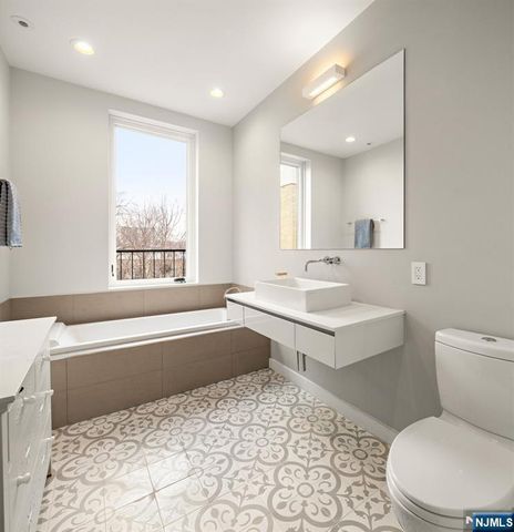 926 Hudson Street, Hoboken, NJ 07030