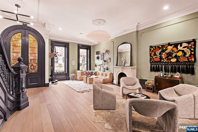 926 Hudson Street, Hoboken, NJ 07030