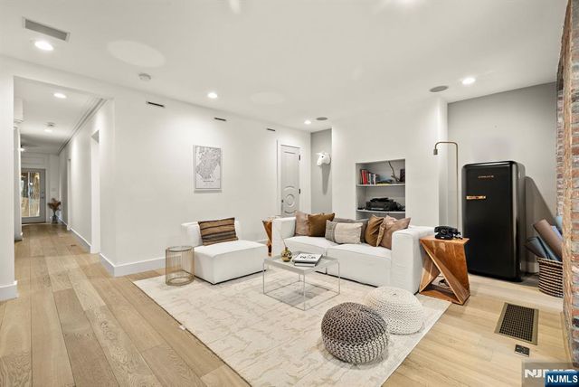 926 Hudson Street, Hoboken, NJ 07030