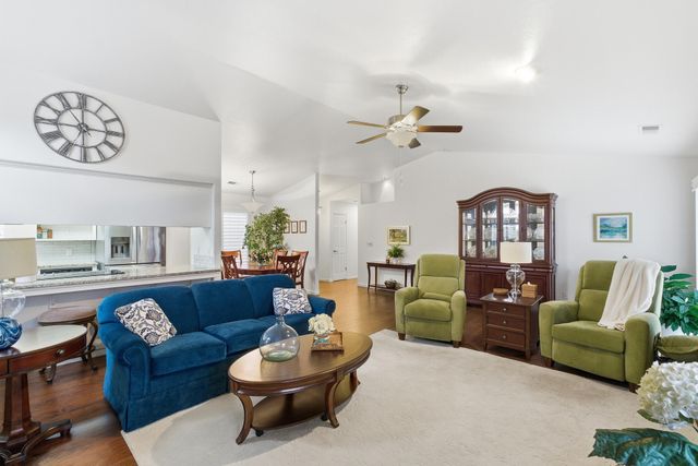 6706 N Chestnut Avenue 118, Fresno, CA 93710