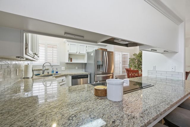 6706 N Chestnut Avenue 118, Fresno, CA 93710