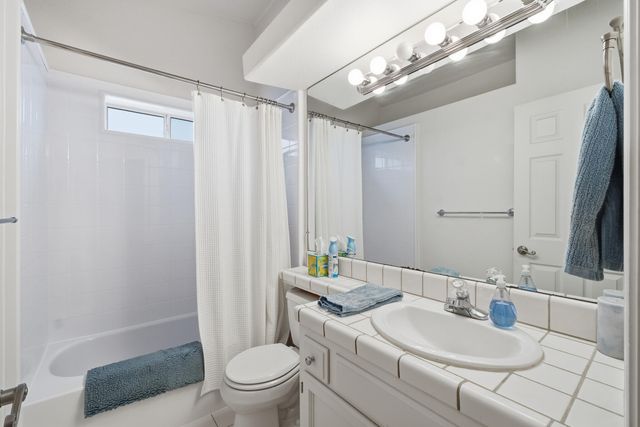 6706 N Chestnut Avenue 118, Fresno, CA 93710