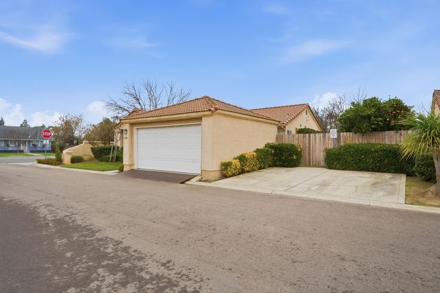 6706 N Chestnut Avenue 118, Fresno, CA 93710