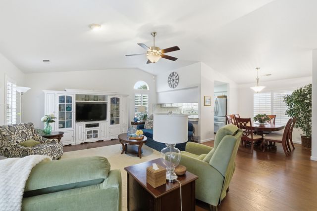 6706 N Chestnut Avenue 118, Fresno, CA 93710