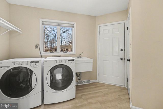 4712 GREAT OAK LN, Harrisburg, PA 17110