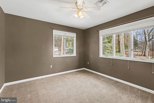 4712 GREAT OAK LN, Harrisburg, PA 17110