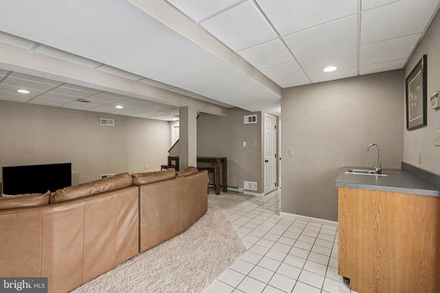 4712 GREAT OAK LN, Harrisburg, PA 17110