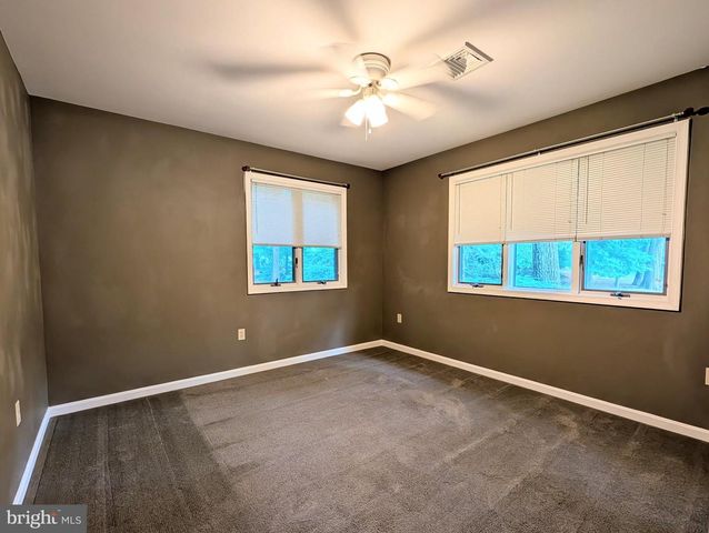 4712 GREAT OAK LN, Harrisburg, PA 17110