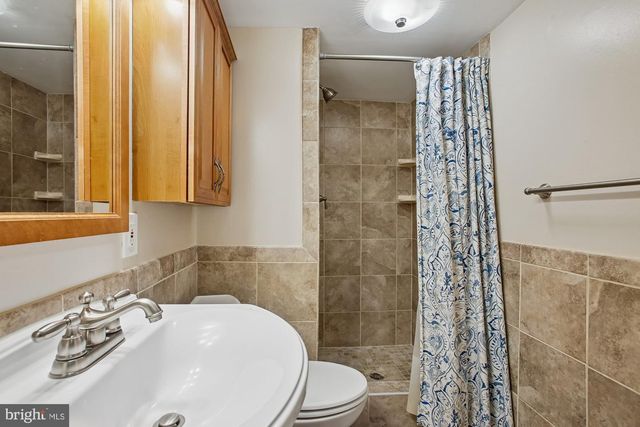 2008 S QUINCY ST, Arlington, VA 22204