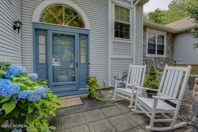 202 Century Way, Manalapan, NJ 07726