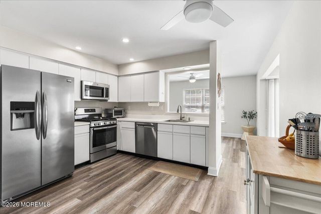 202 Century Way, Manalapan, NJ 07726