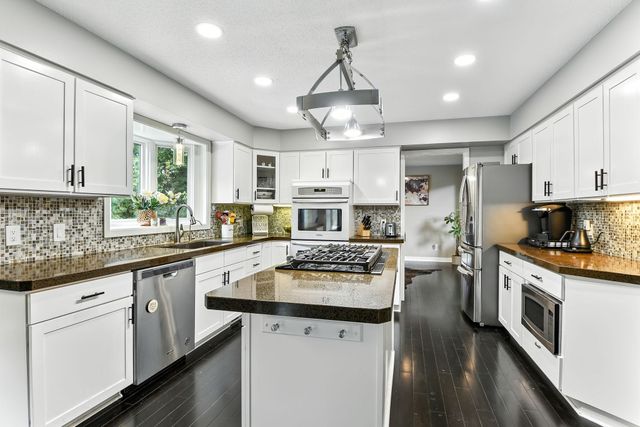 6170 Dallas Lane N, Plymouth, MN 55446