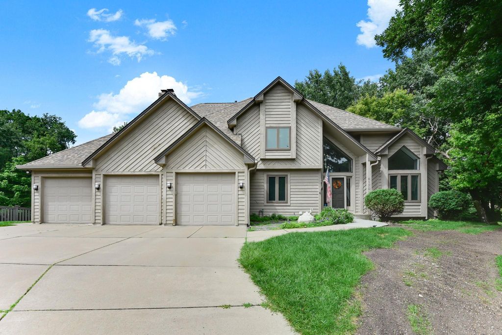 6170 Dallas Lane N, Plymouth, MN 55446