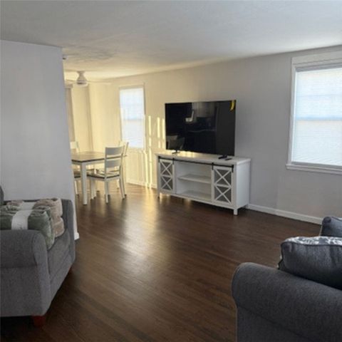 349 Boulevard Boulevard, Middletown, RI 02842