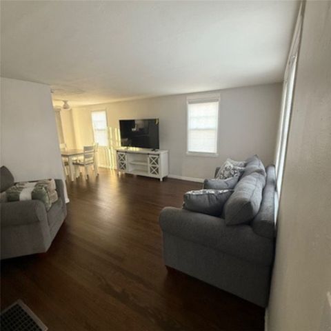 349 Boulevard Boulevard, Middletown, RI 02842