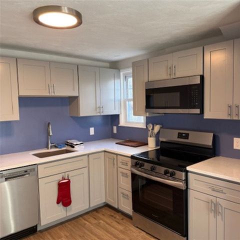 349 Boulevard Boulevard, Middletown, RI 02842