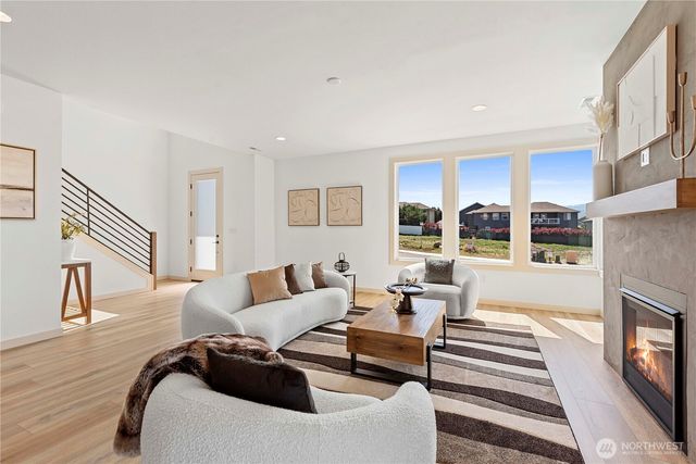 107 Chadwick Street NW, East Wenatchee, WA 98802