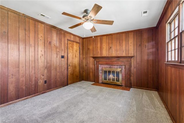 18 Magnolia LN, Poquoson, VA 23662