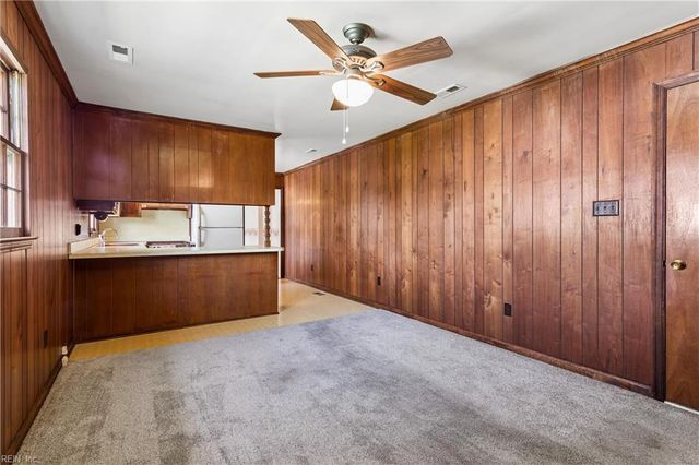 18 Magnolia LN, Poquoson, VA 23662