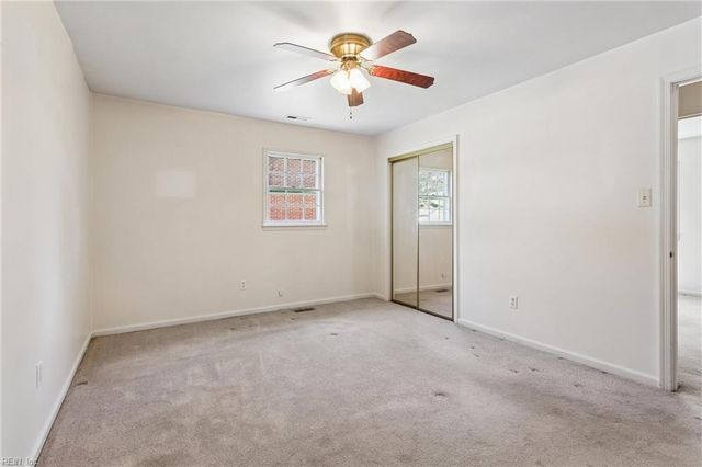 18 Magnolia LN, Poquoson, VA 23662