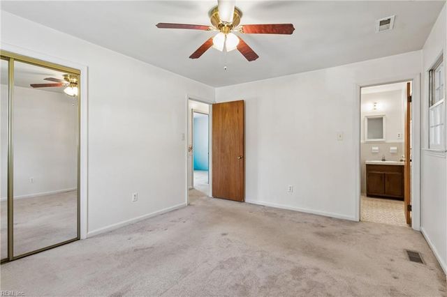 18 Magnolia LN, Poquoson, VA 23662