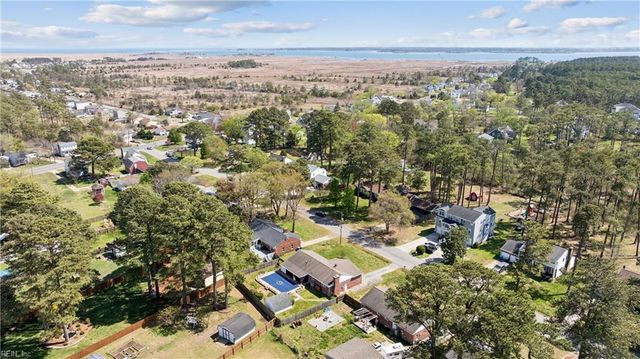 18 Magnolia LN, Poquoson, VA 23662