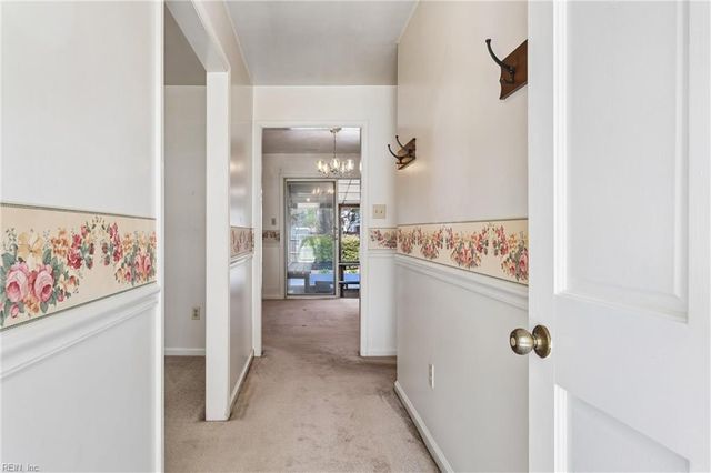 18 Magnolia LN, Poquoson, VA 23662