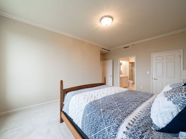 1 Towers Park Ln Apt 702, San Antonio, TX 78209